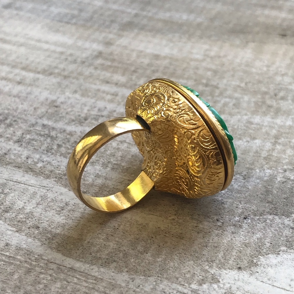 Vintage Avon Locket Ring Gold Green Boho Statement Ring 70s - Picture 8 of 15